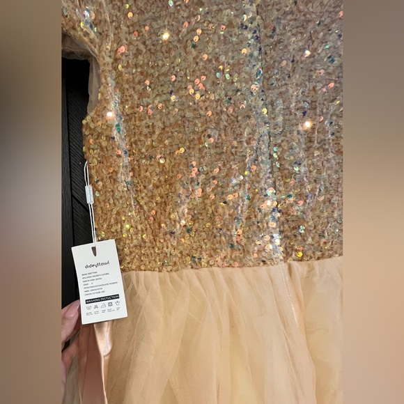 Girls sz 16 formal, flower girl, jr bridesmaid floor length gown - Picture 4 of 4